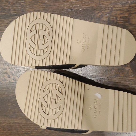 Gucci NWOT slides - Picture 3 of 5